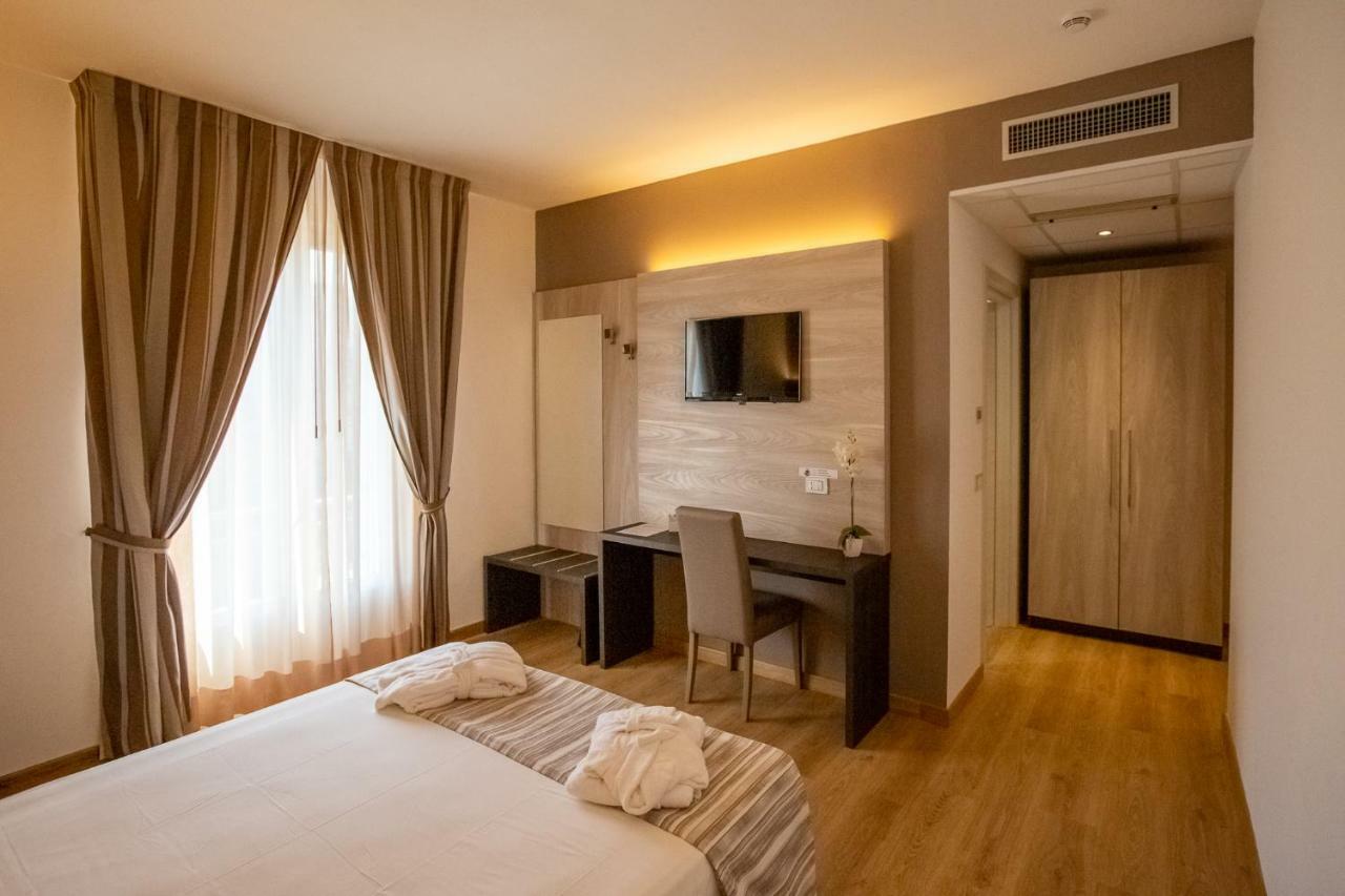 Hotel Lory My Wellness Spa Chianciano Terme Exteriör bild